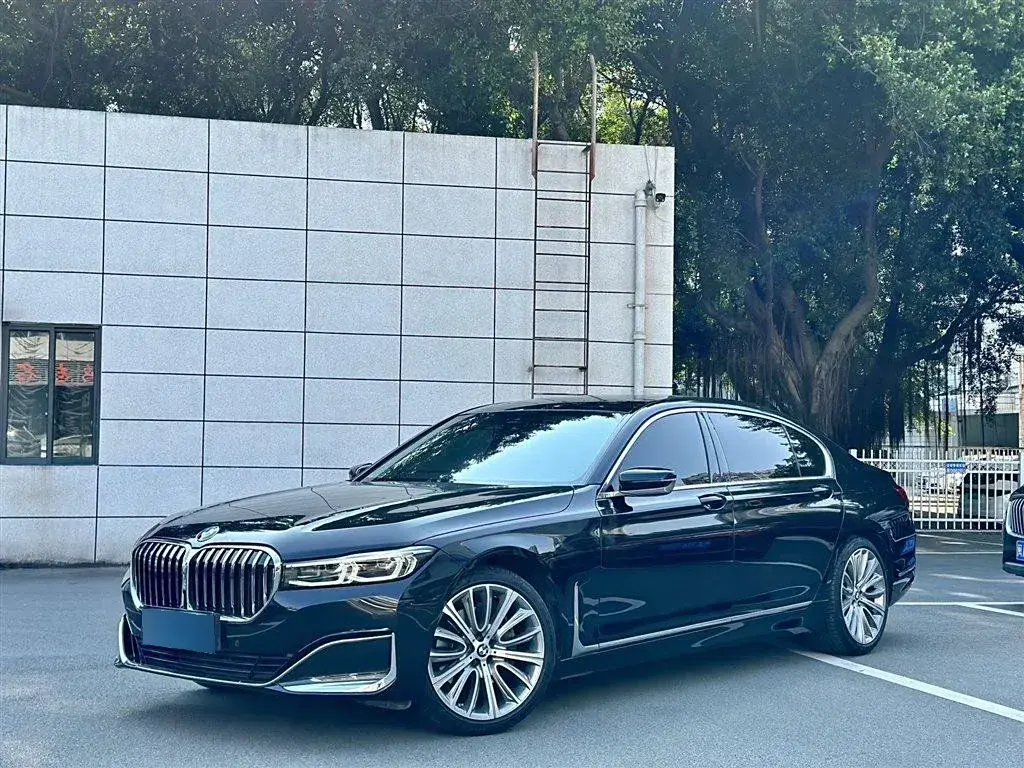 2021 BMW 7 Series 3.0T 340HP L6 8AT