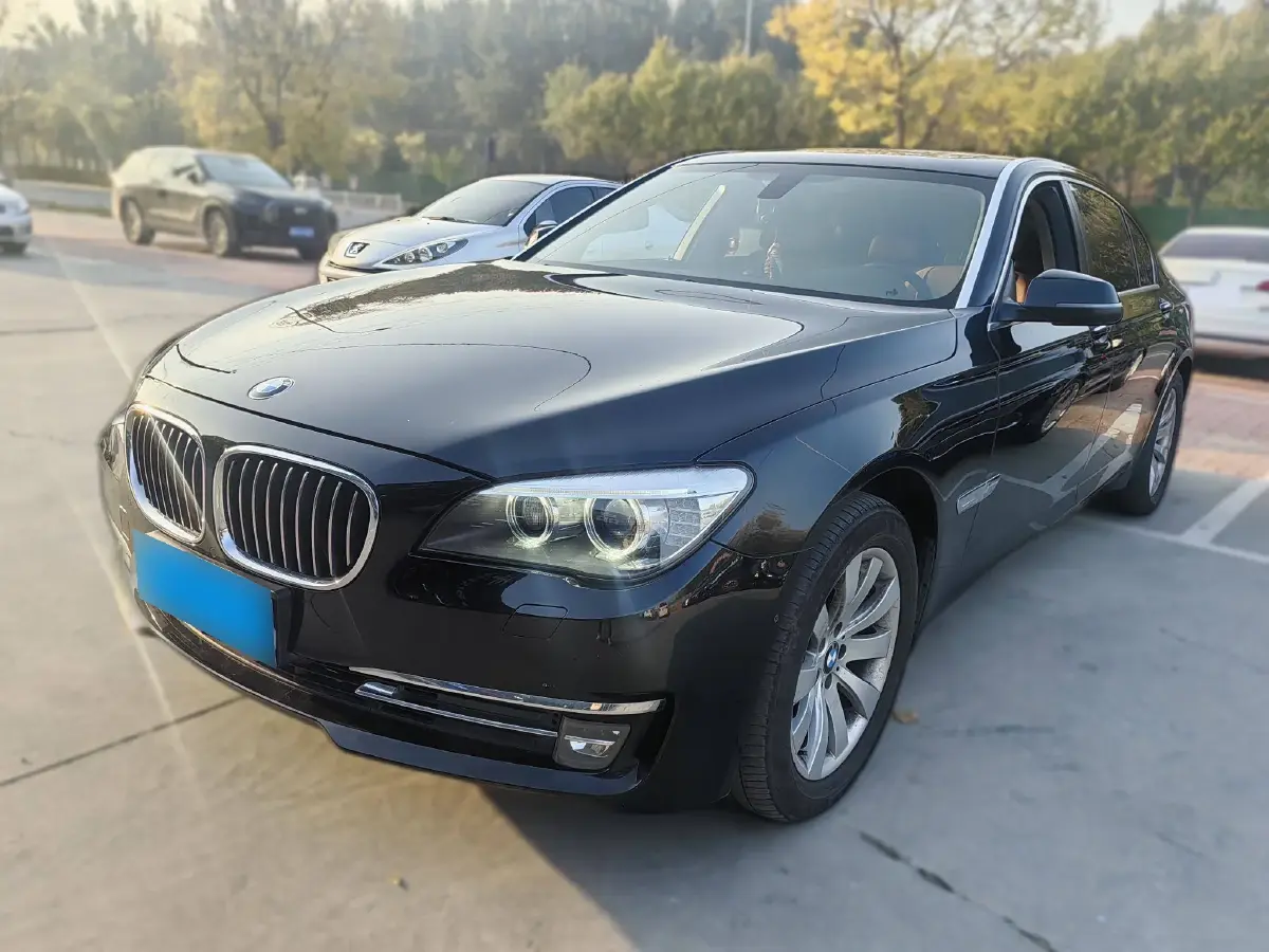 2013 BMW 7 Series 3.0L 258HP L6 8AT