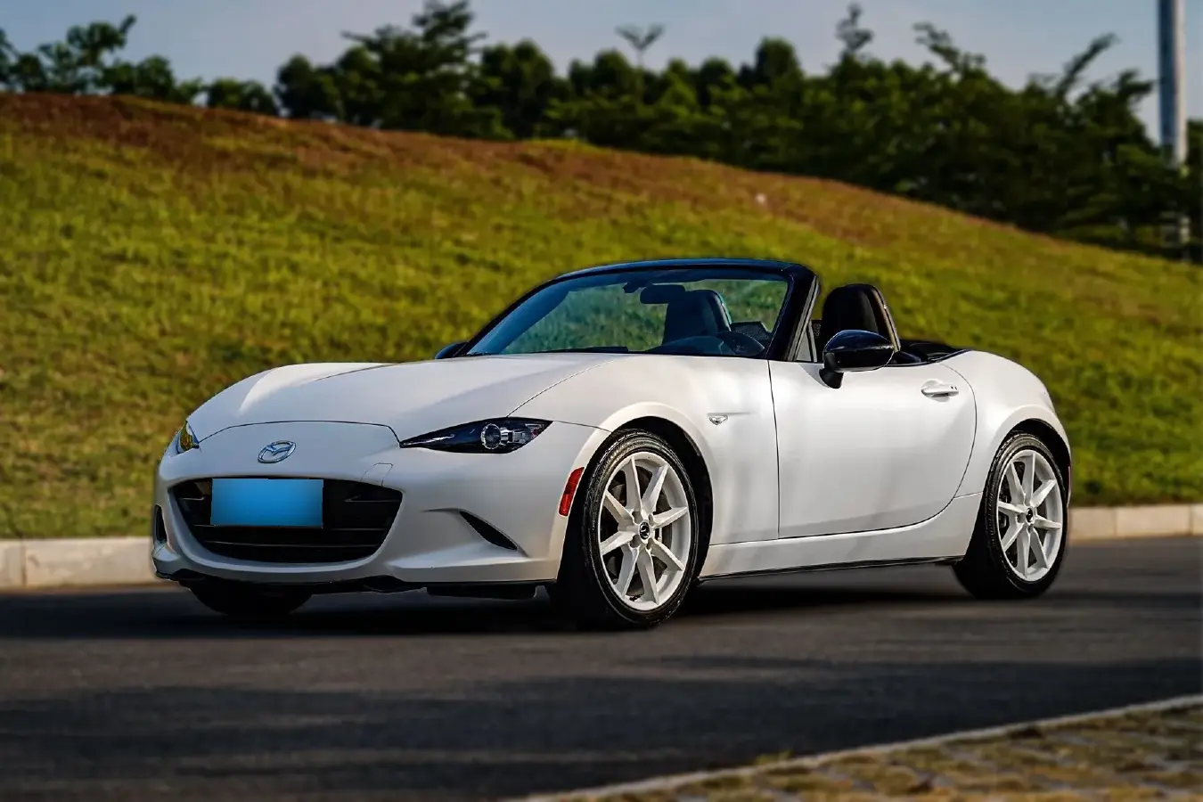 2018 Mazda MX-5 2.0L 158HP L4 6AT