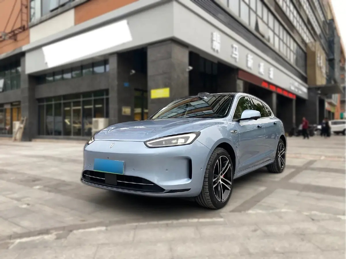 2023 HIMA M5 BEV 80KWH