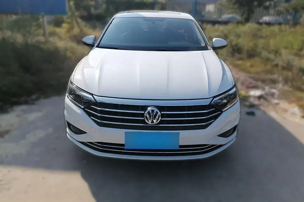 2020 Volkswagen Sagitar 1.2T 116HP L4 7DCT