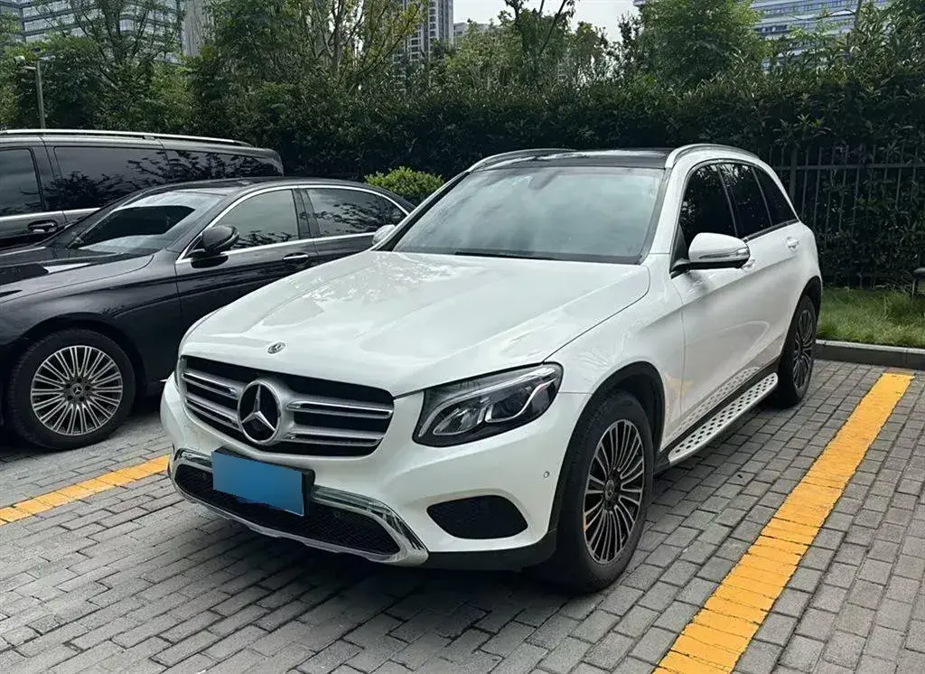 2018 Mercedes-Benz GLC Class 2.0T 184HP L4 9AT