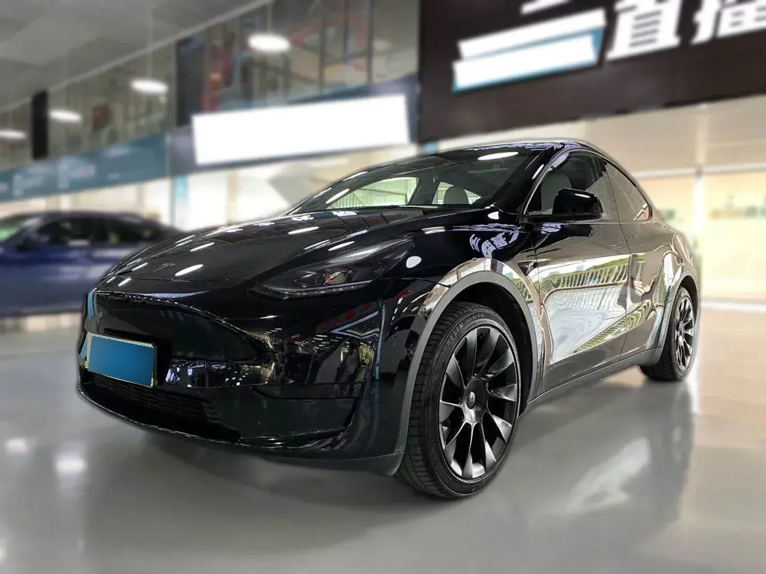 2023 Tesla Model Y BEV 60KWH