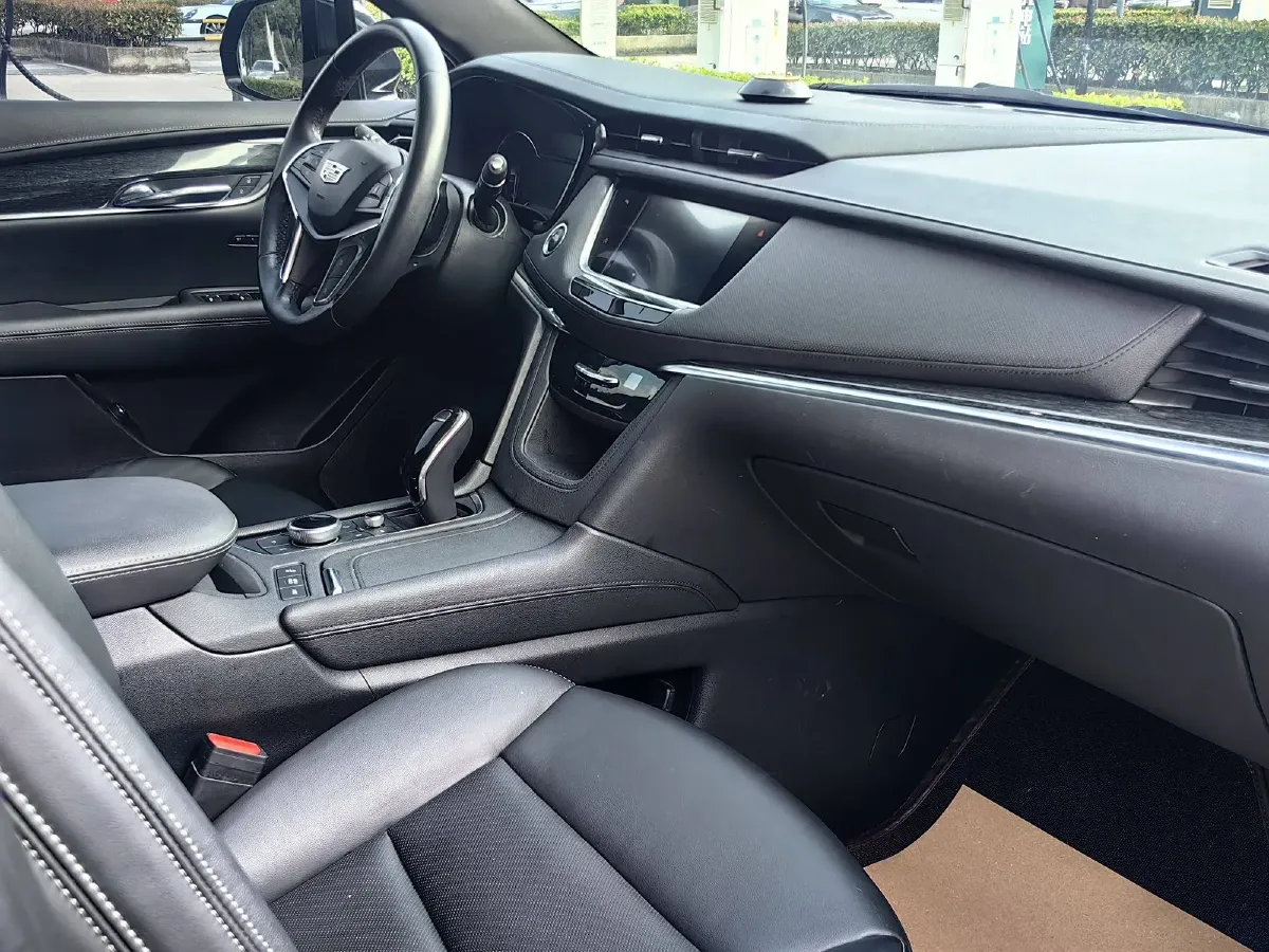 2020 Cadillac XT5 2.0T 237HP L4 9AT,autocango,china used car exporter,china ev exporter,chinese used car exporter,chinese used ev exporter