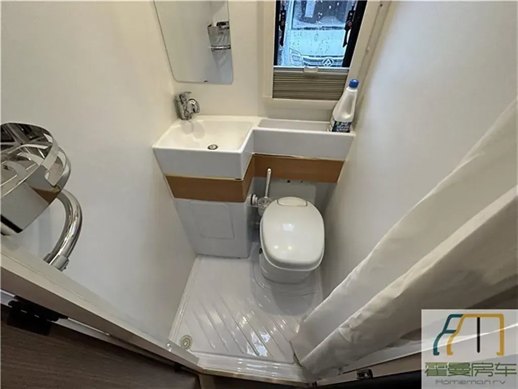 2021 MAXUS V80 RV 2.0T 139HP L4 6AMT,autocango,china used car exporter,china ev exporter,chinese used car exporter,chinese used ev exporter