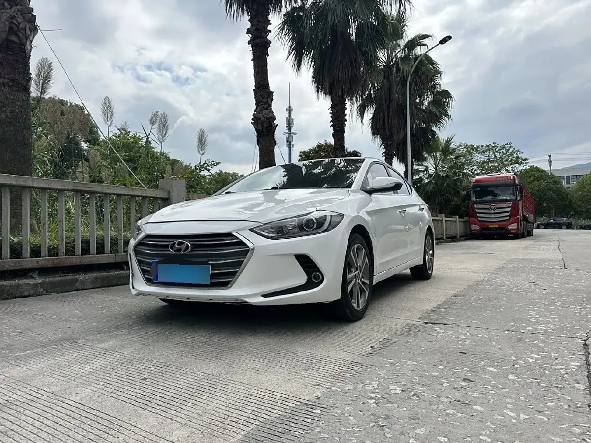 2016 Hyundai Elantra 1.6L 130HP L4 6AT