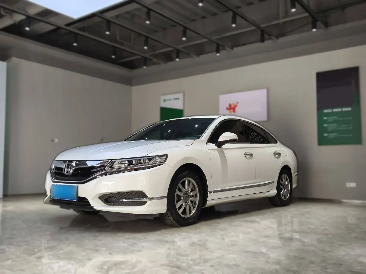 2017 Honda Spirior 2.0L 155HP L4 CVT