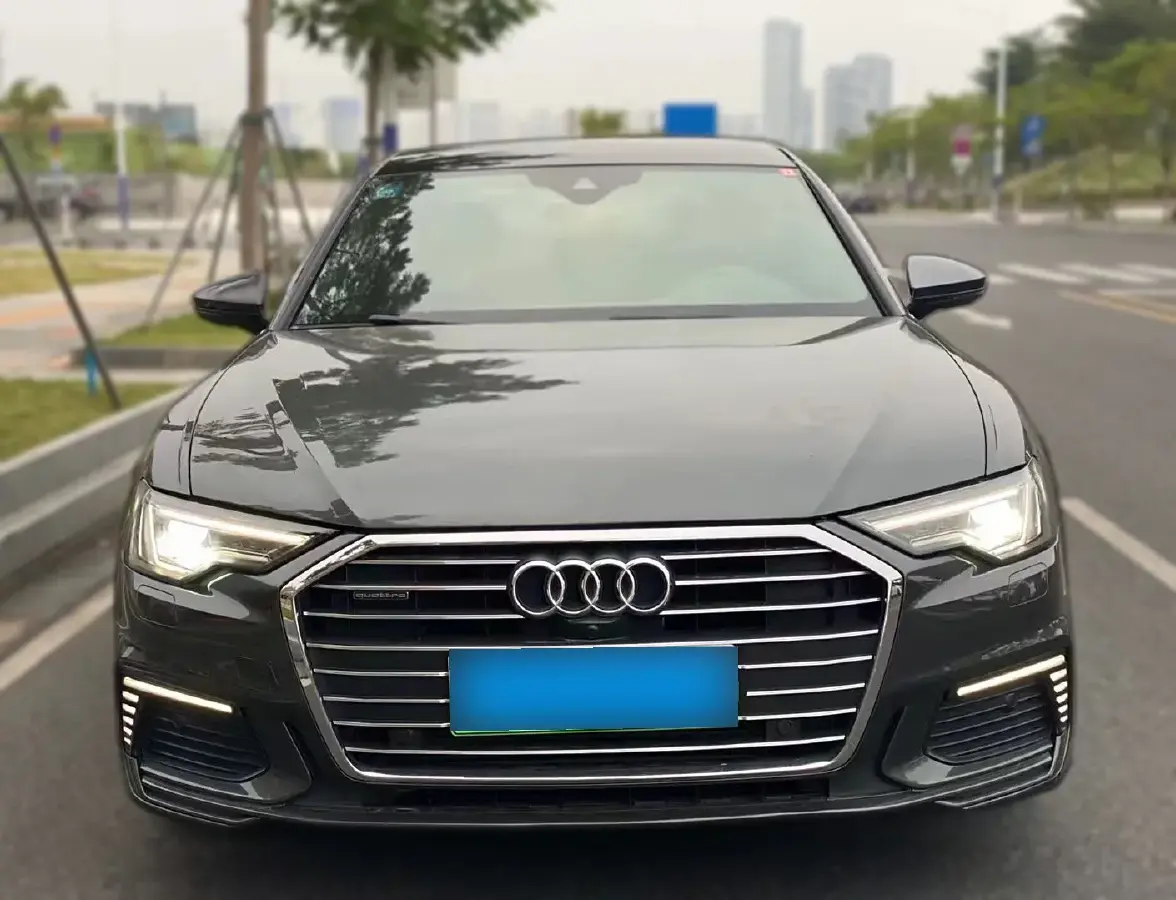 2020 Audi A6L 2.0T 252HP L4 7DCT PHEV 14.1KWH