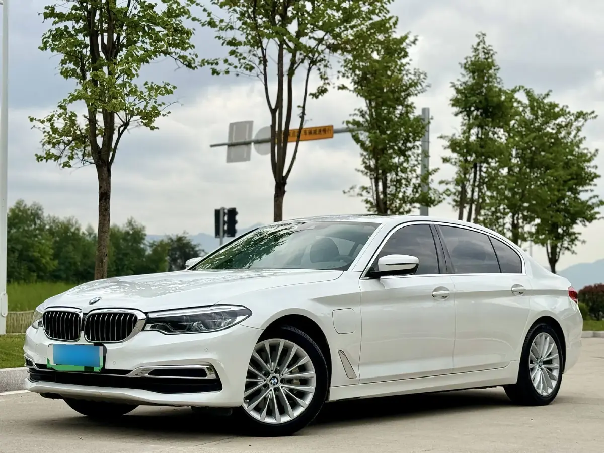 2020 BMW 5 Series 2.0T 184HP L4 8AT PHEV 17.7KWH