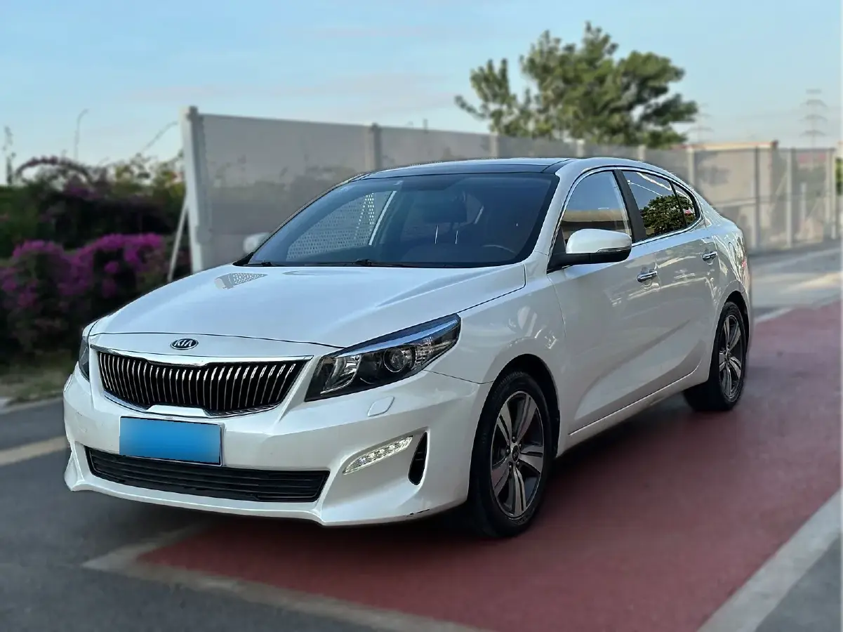 2017 Kia Cachet 1.8L 143HP L4 6AT