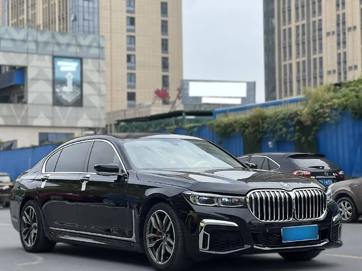 2016 BMW 7 Series 3.0T 326HP L6 8AT