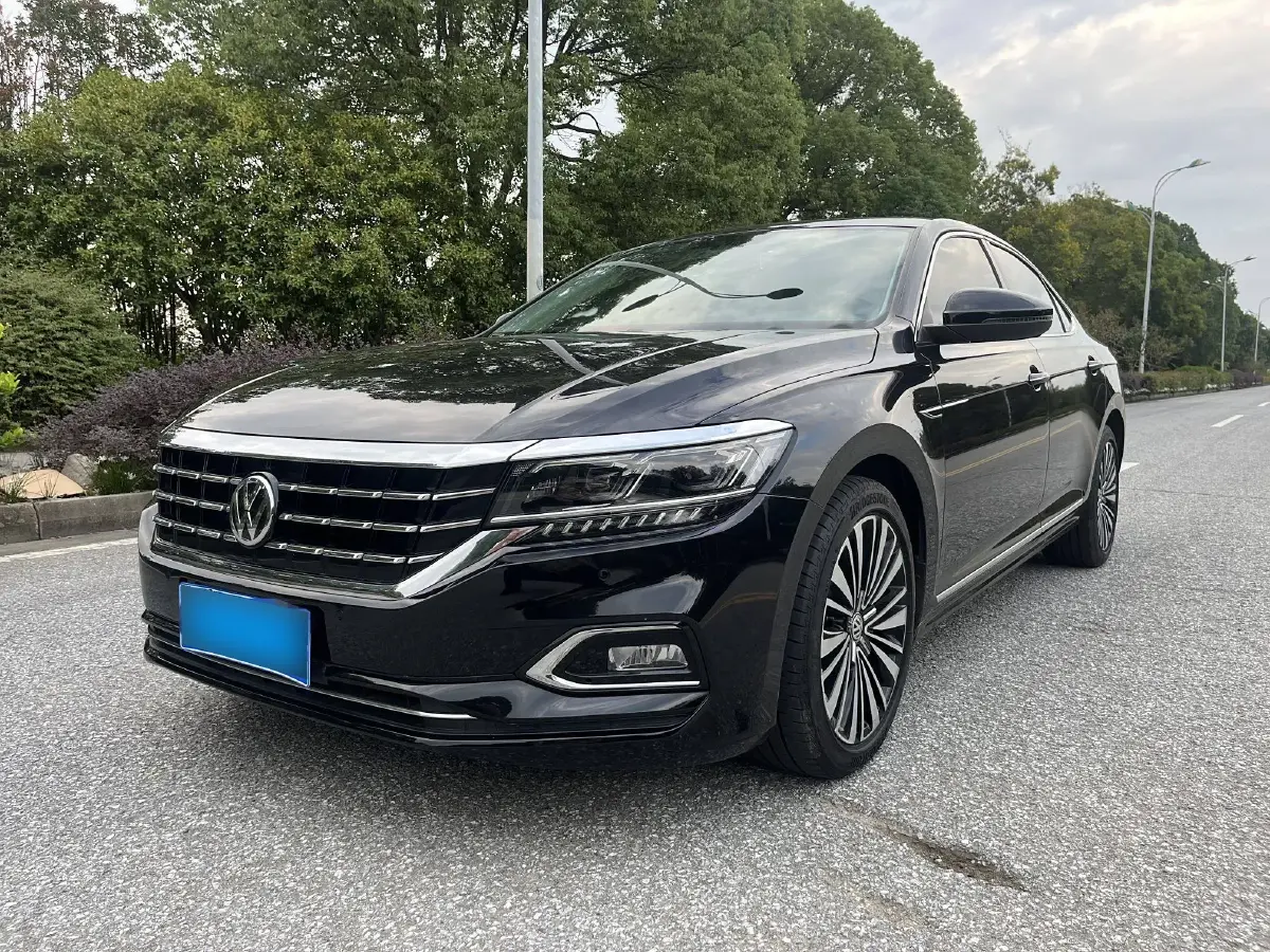 2019 Volkswagen Passat 2.0T 186HP L4 7DCT