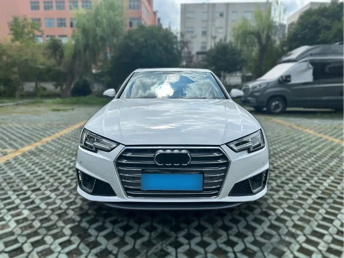 2019 Audi A4L 2.0T 190HP L4 7DCT