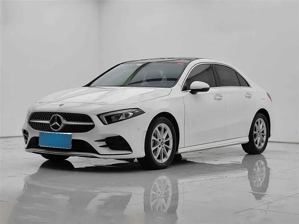 2020 Mercedes-Benz A Class 1.3T 163HP L4 7DCT