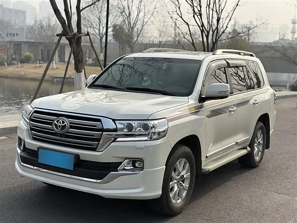 2015 Toyota Land Cruiser 4.0L 275HP V6 5AT