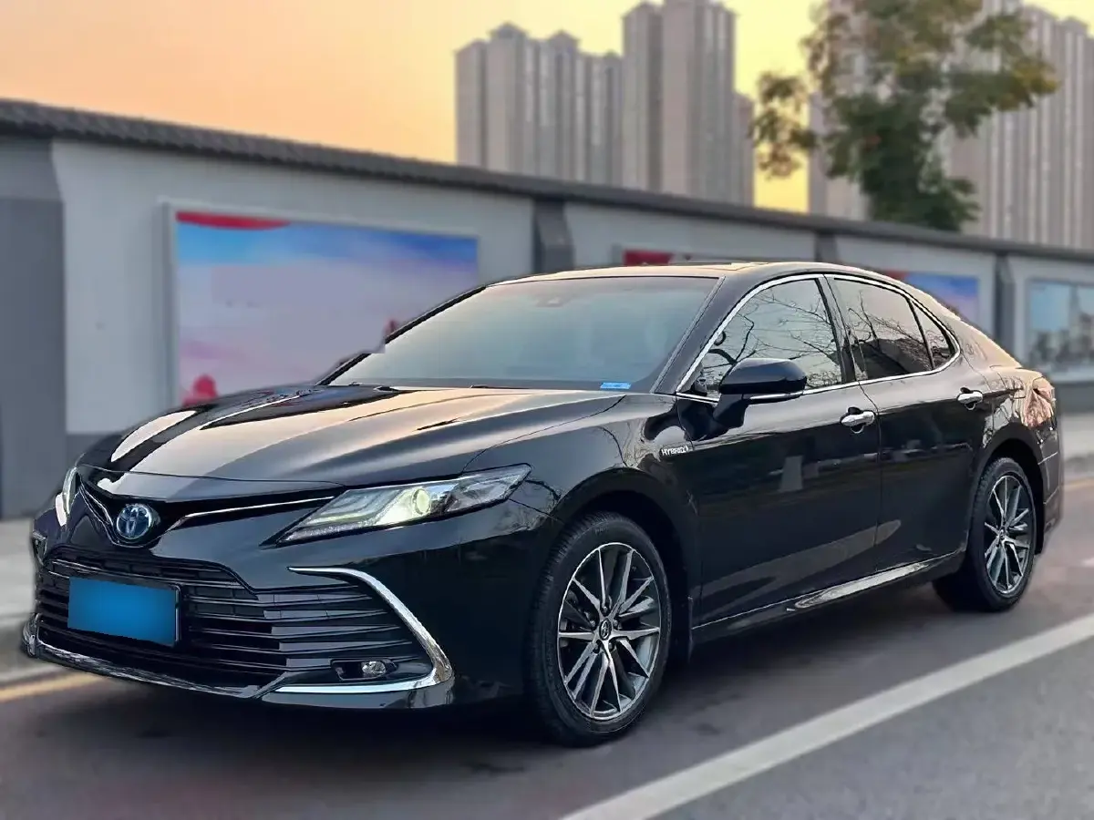 2022 Toyota Camry 2.5L 209HP L4 8AT