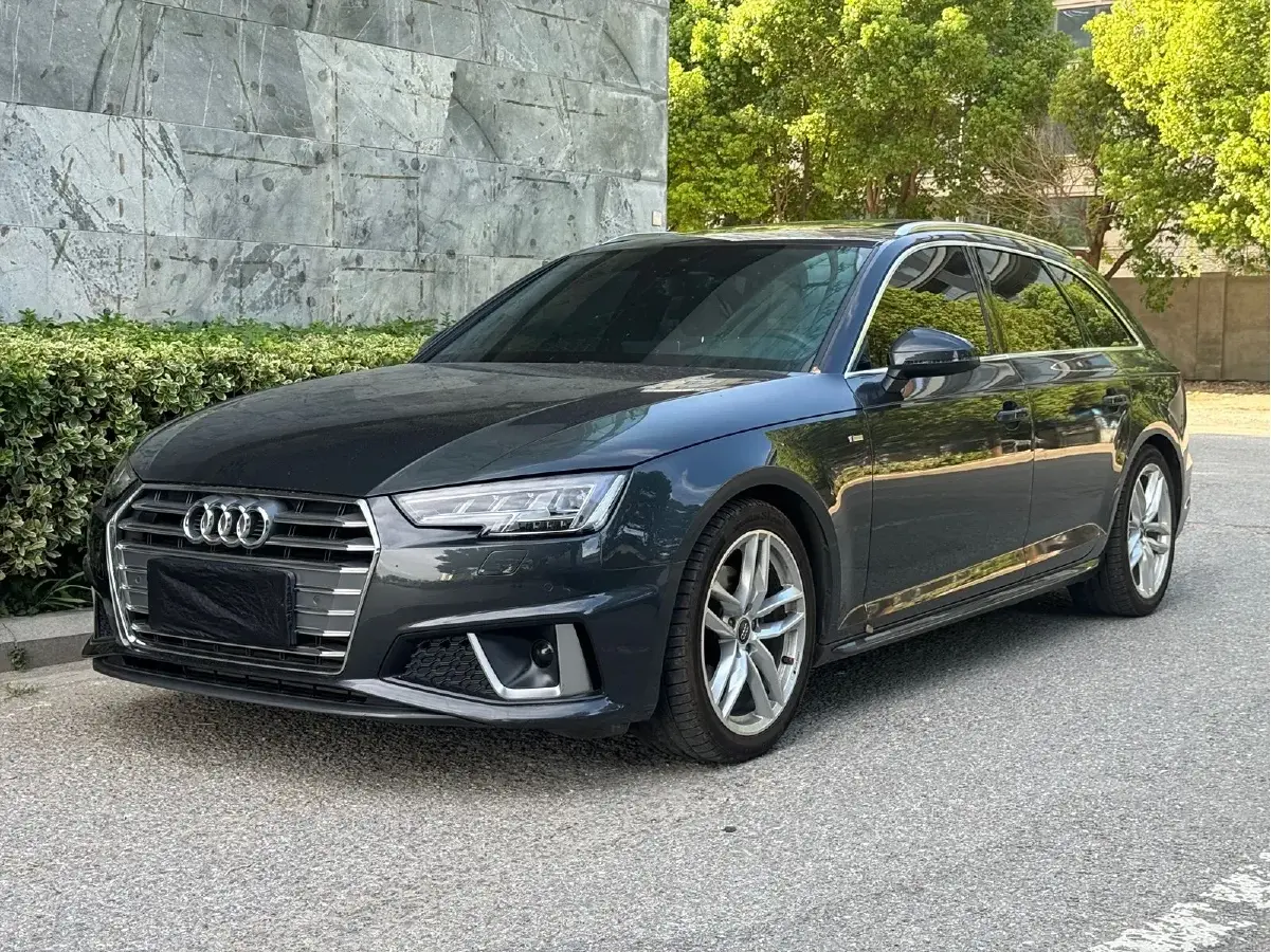 2020 Audi A4 2.0T 190HP L4 7DCT