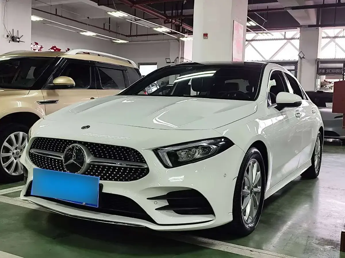 2020 Mercedes-Benz A Class 1.3T 163HP L4 7DCT