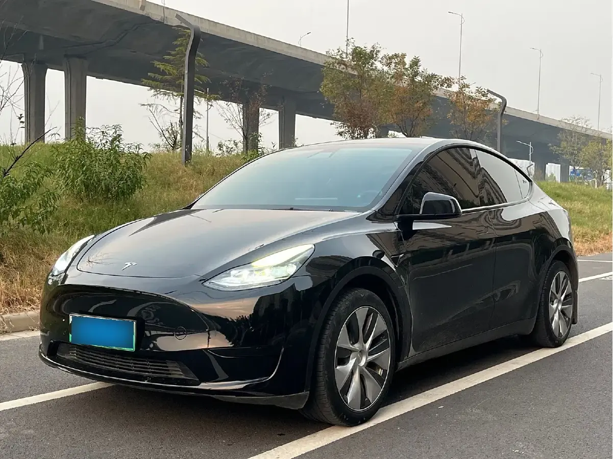 2022 Tesla Model Y BEV 60KWH