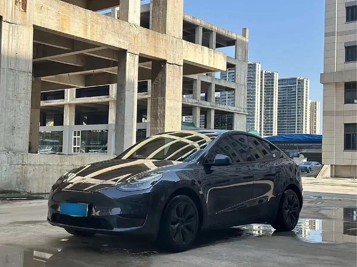 2024 Tesla Model Y BEV 60KWH