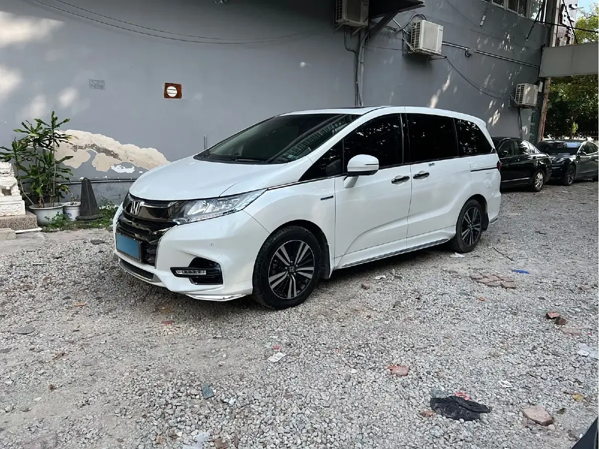 2021 Honda Odyssey 2.0L 146HP L4 E-CVT Hybrid
