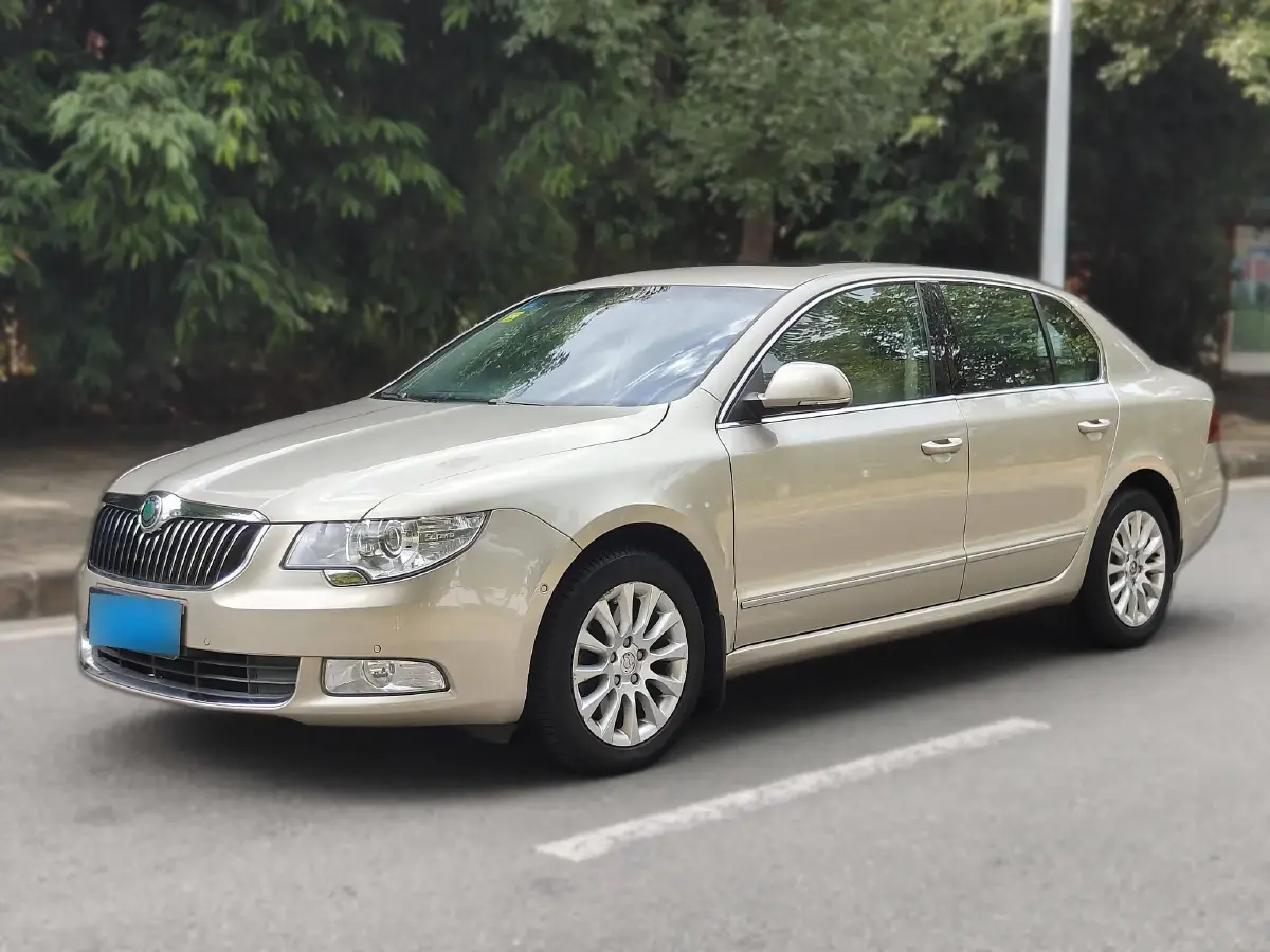 2012 Skoda Superb 2.0T 200HP L4 6AT