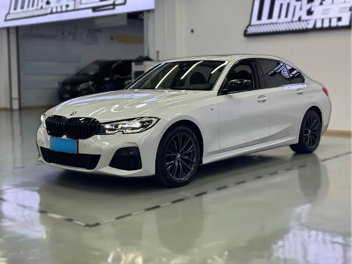 2022 BMW 3 Series 2.0T 184HP L4 8AT