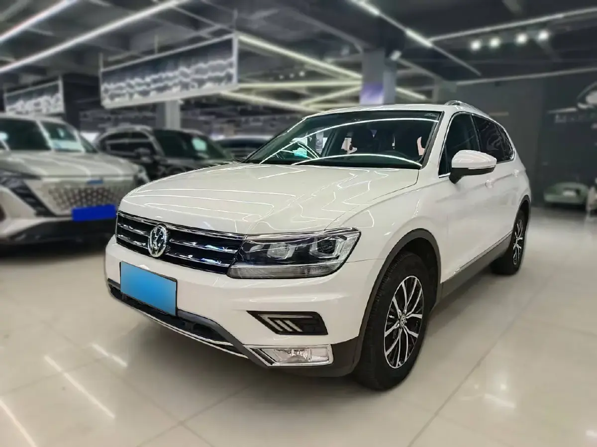 2017 Volkswagen Tiguan L 1.8T 180HP L4 7DCT