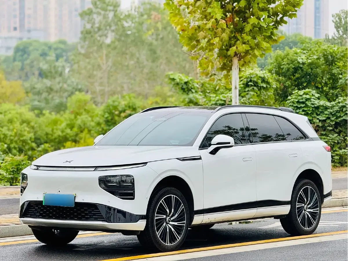 2022 Xpeng G9 BEV 98KWH
