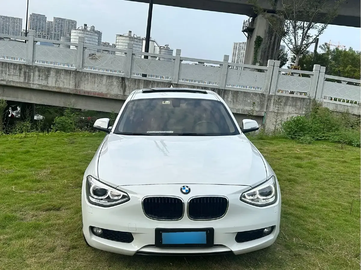 2013 BMW 1 Series 1.6T 170HP L4 8AT