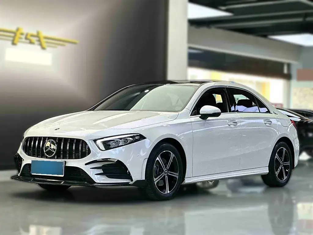 2018 Mercedes-Benz CLA Class 2.0T 184HP L4 7DCT