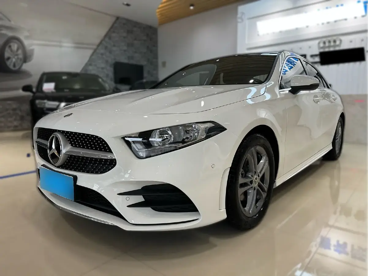 2021 Mercedes-Benz A Class 1.3T 136HP L4 7DCT