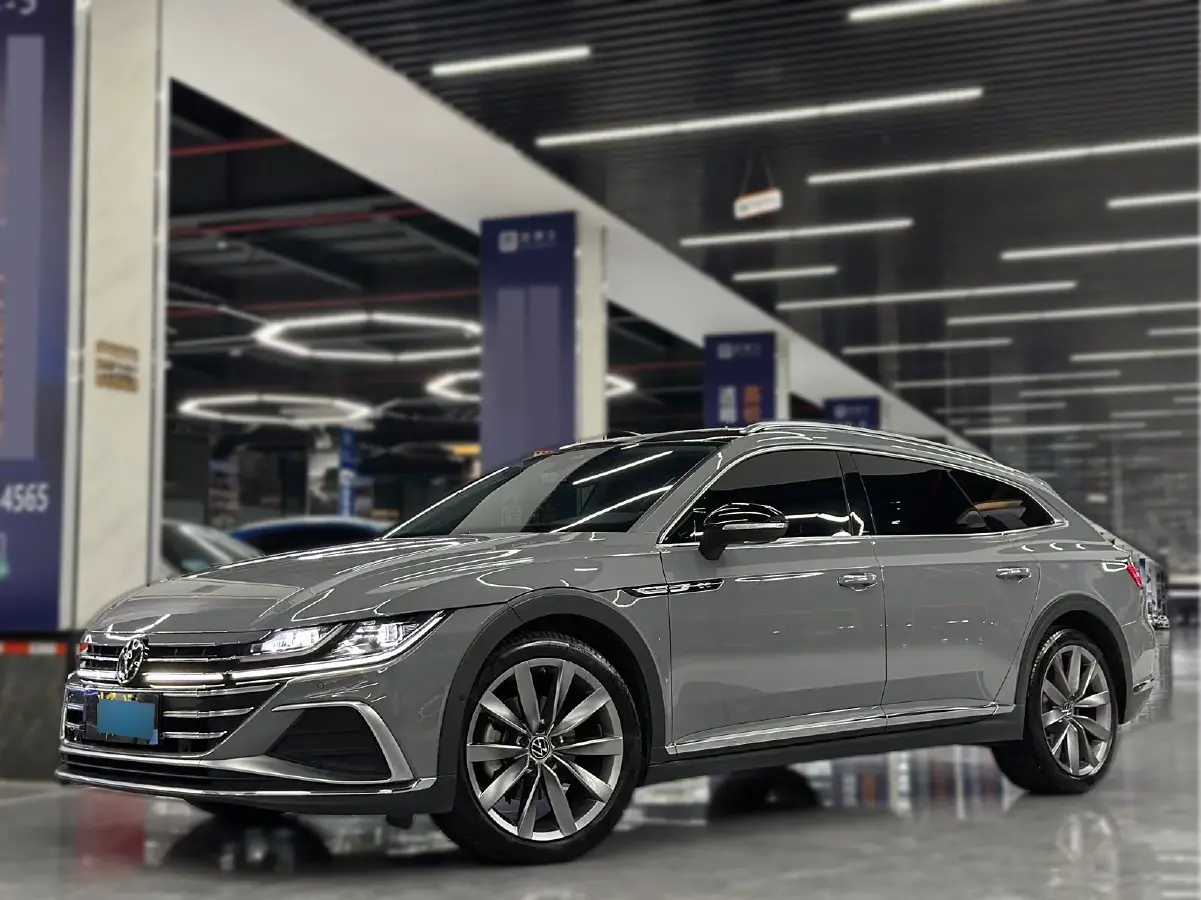 2023 Volkswagen CC 2.0T 220HP L4 7DCT