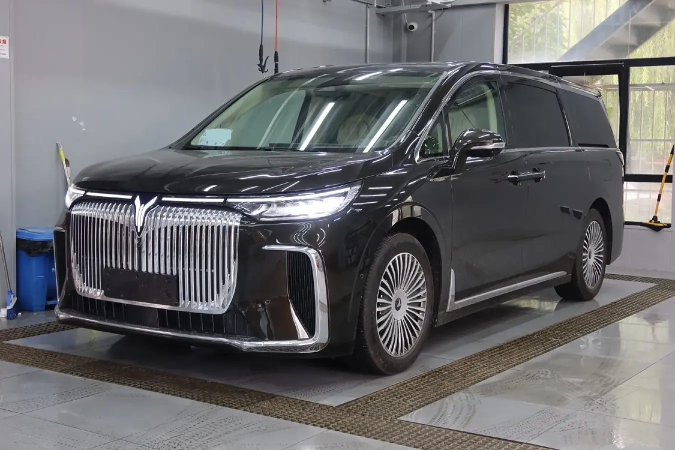 2025 Voyah Dream 1.5T 150HP L4 PHEV 41.7KWH