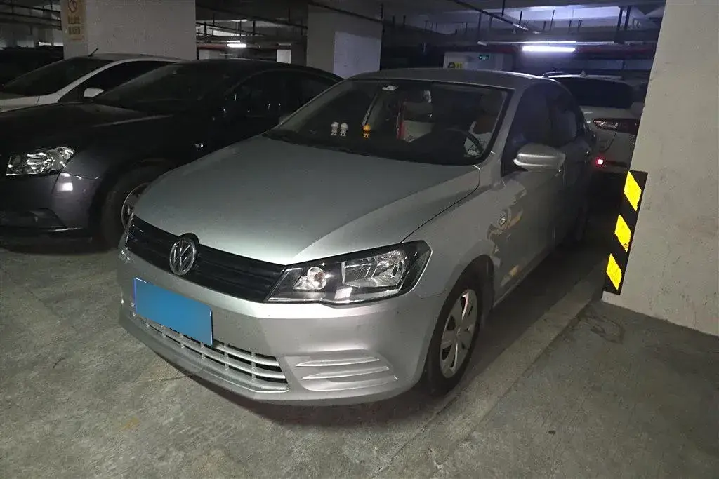 2015 Volkswagen Jetta 1.4L 90HP L4 5MT