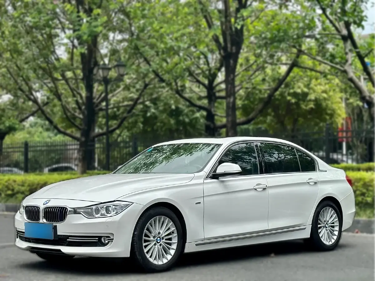 2015 BMW 3 Series 2.0T 245HP L4 8AT