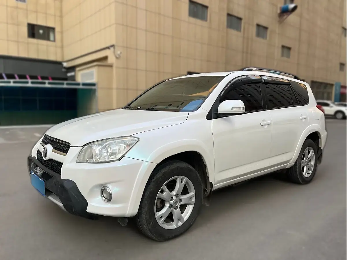 2011 Toyota RAV4 2.0L 150HP L4 4AT