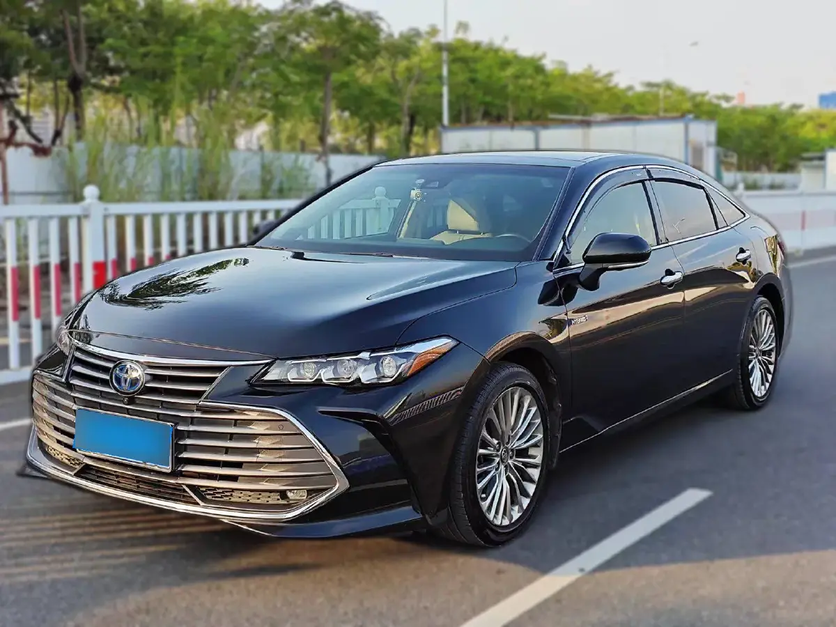 2019 Toyota Avalon 2.5L 178HP L4 E-CVT Hybrid