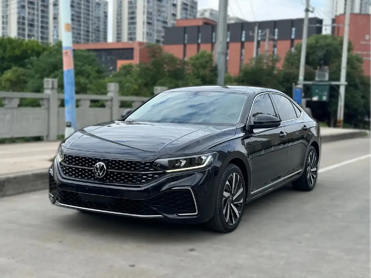 2022 Volkswagen Passat 2.0T 186HP L4 7DCT