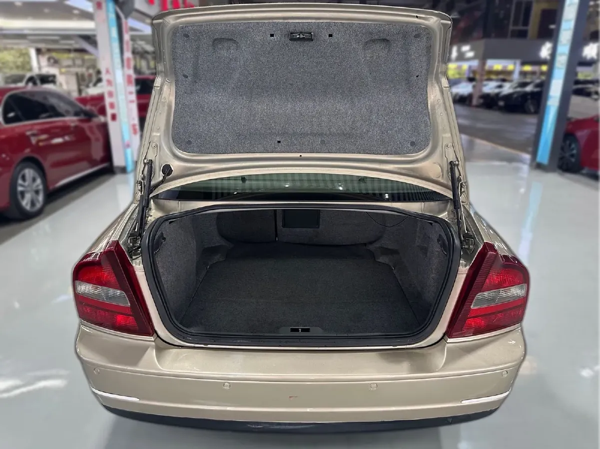 2004 Volvo S80 2.9L 267HP L6 4AT,autocango,china used car exporter,china ev exporter,chinese used car exporter,chinese used ev exporter