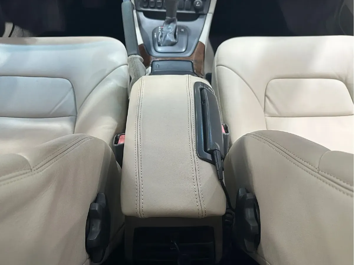 2004 Volvo S80 2.9L 267HP L6 4AT,autocango,china used car exporter,china ev exporter,chinese used car exporter,chinese used ev exporter