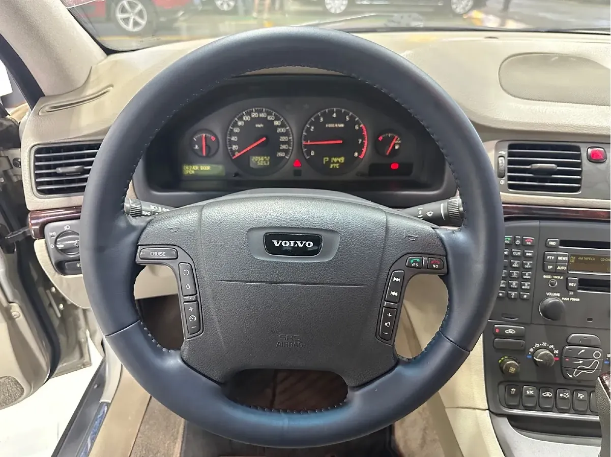 2004 Volvo S80 2.9L 267HP L6 4AT,autocango,china used car exporter,china ev exporter,chinese used car exporter,chinese used ev exporter