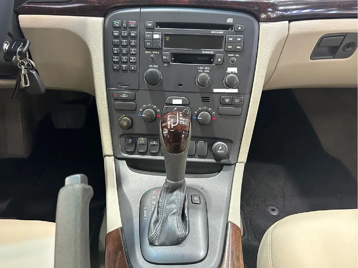 2004 Volvo S80 2.9L 267HP L6 4AT,autocango,china used car exporter,china ev exporter,chinese used car exporter,chinese used ev exporter