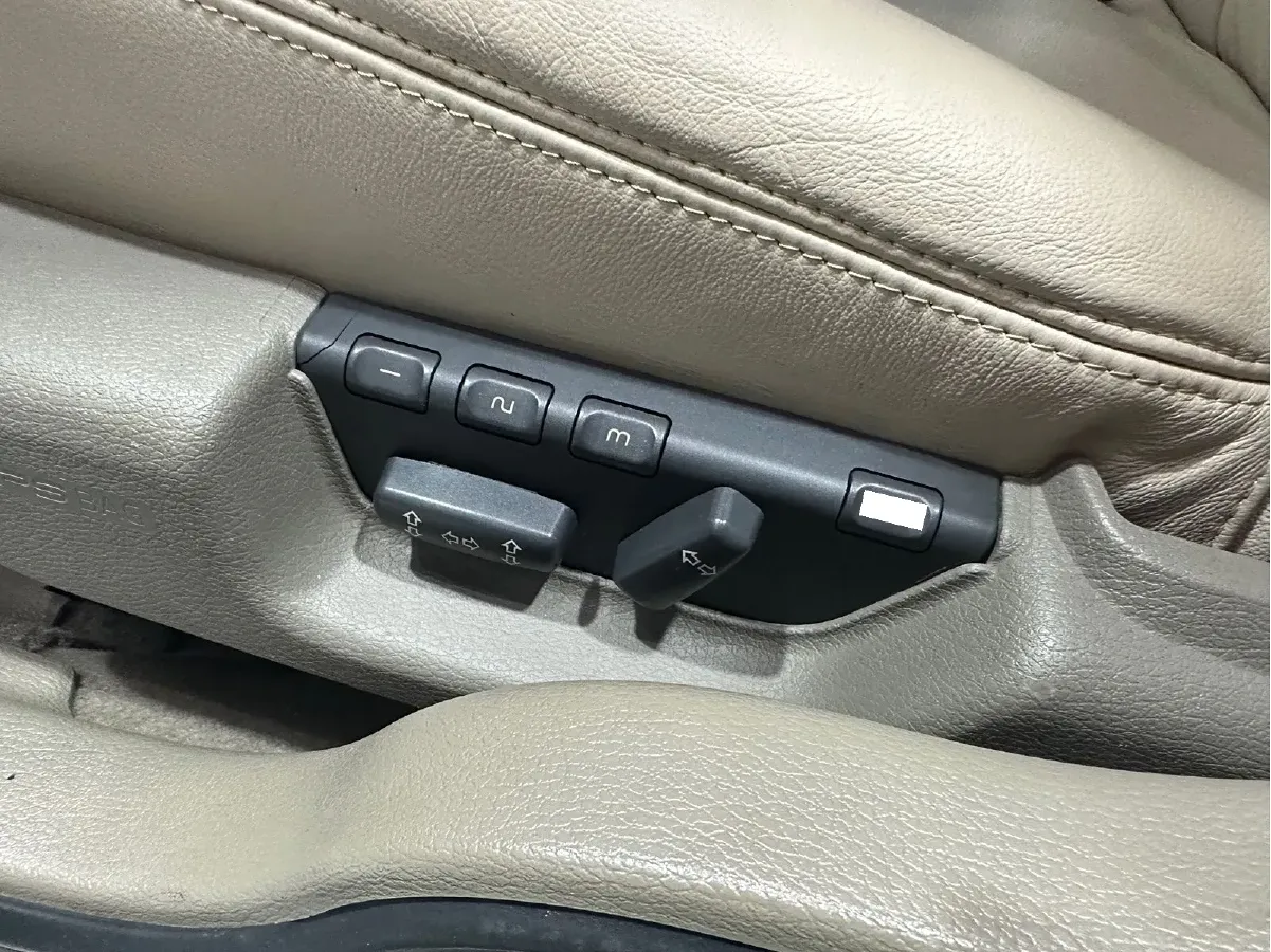 2004 Volvo S80 2.9L 267HP L6 4AT,autocango,china used car exporter,china ev exporter,chinese used car exporter,chinese used ev exporter