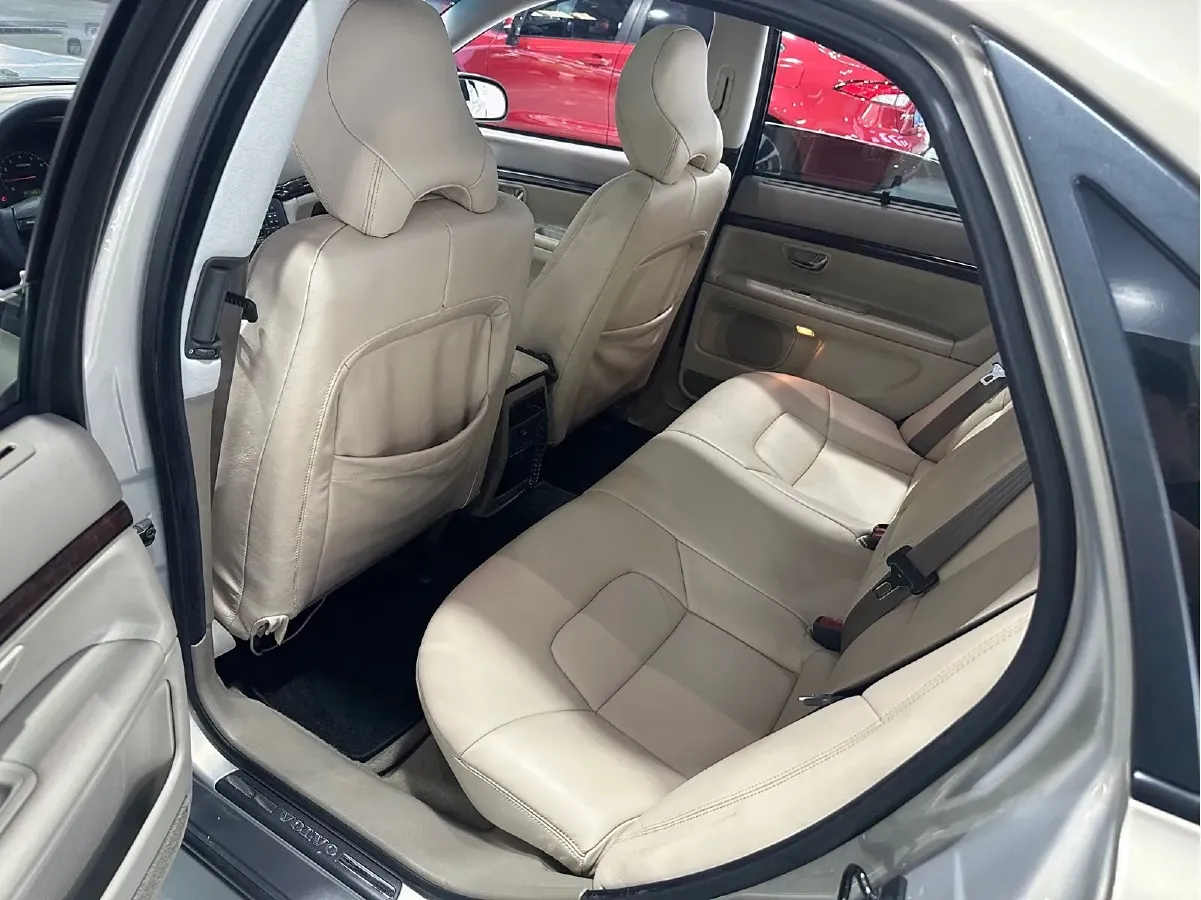 2004 Volvo S80 2.9L 267HP L6 4AT,autocango,china used car exporter,china ev exporter,chinese used car exporter,chinese used ev exporter