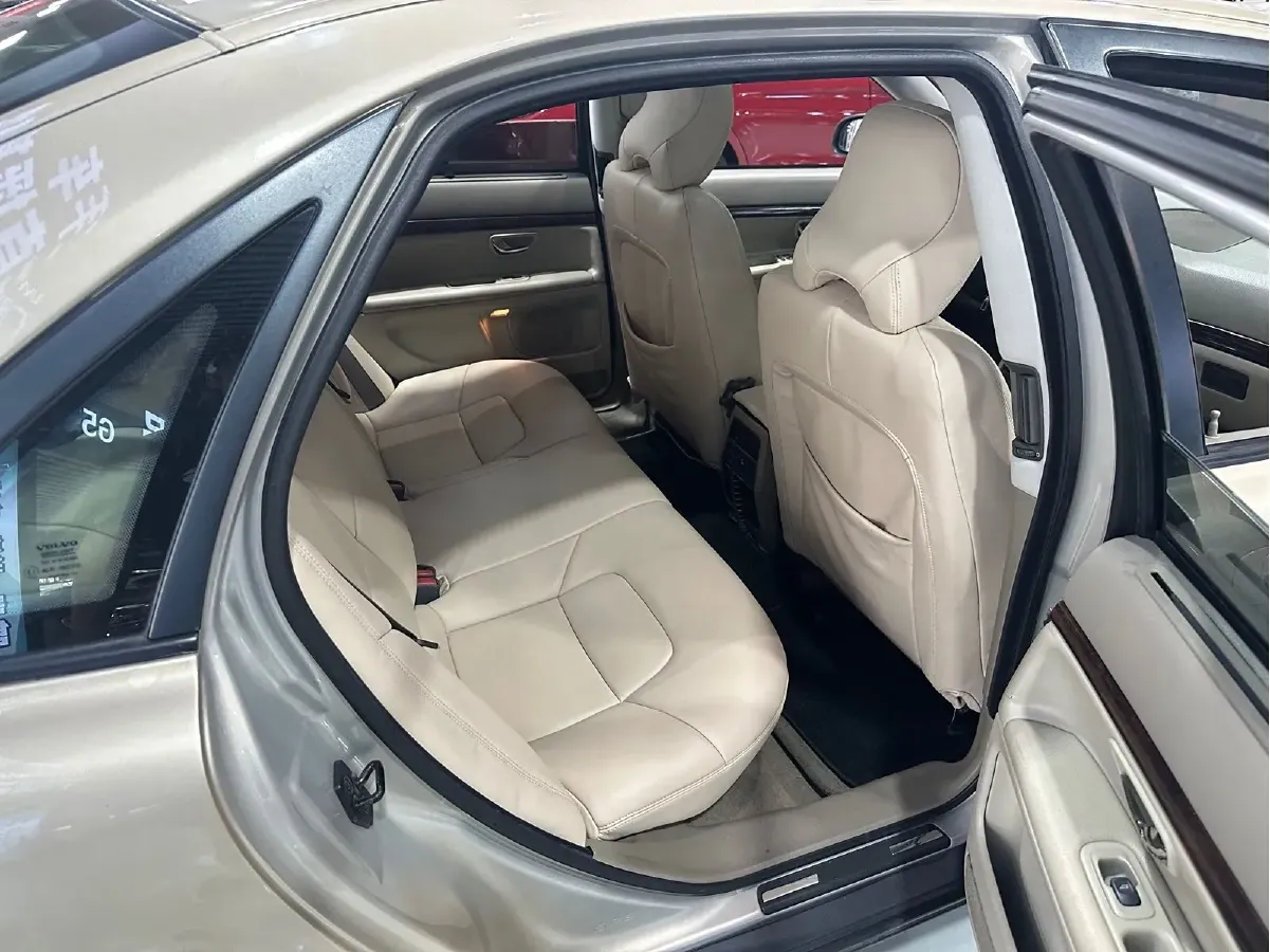 2004 Volvo S80 2.9L 267HP L6 4AT,autocango,china used car exporter,china ev exporter,chinese used car exporter,chinese used ev exporter