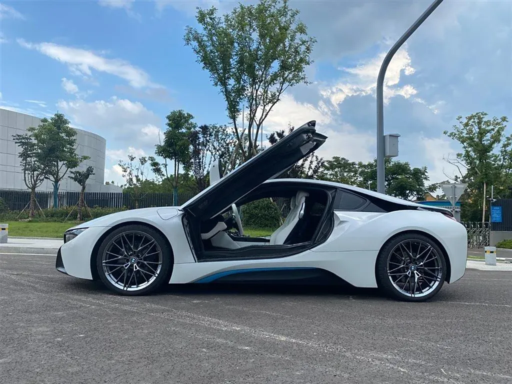 2014 BMW i8 1.5T 231HP L3 6AT PHEV 7.1KWH,autocango,china used car exporter,china ev exporter,chinese used car exporter,chinese used ev exporter