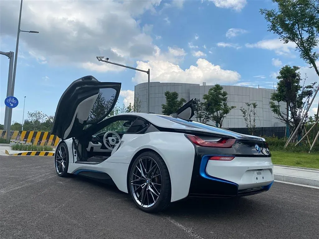 2014 BMW i8 1.5T 231HP L3 6AT PHEV 7.1KWH,autocango,china used car exporter,china ev exporter,chinese used car exporter,chinese used ev exporter