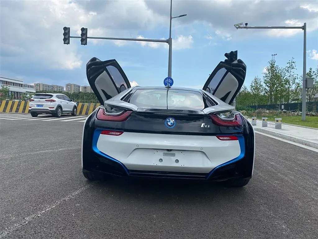 2014 BMW i8 1.5T 231HP L3 6AT PHEV 7.1KWH,autocango,china used car exporter,china ev exporter,chinese used car exporter,chinese used ev exporter