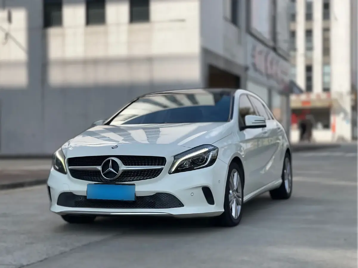 2016 Mercedes-Benz A Class 1.6T 156HP L4 7DCT